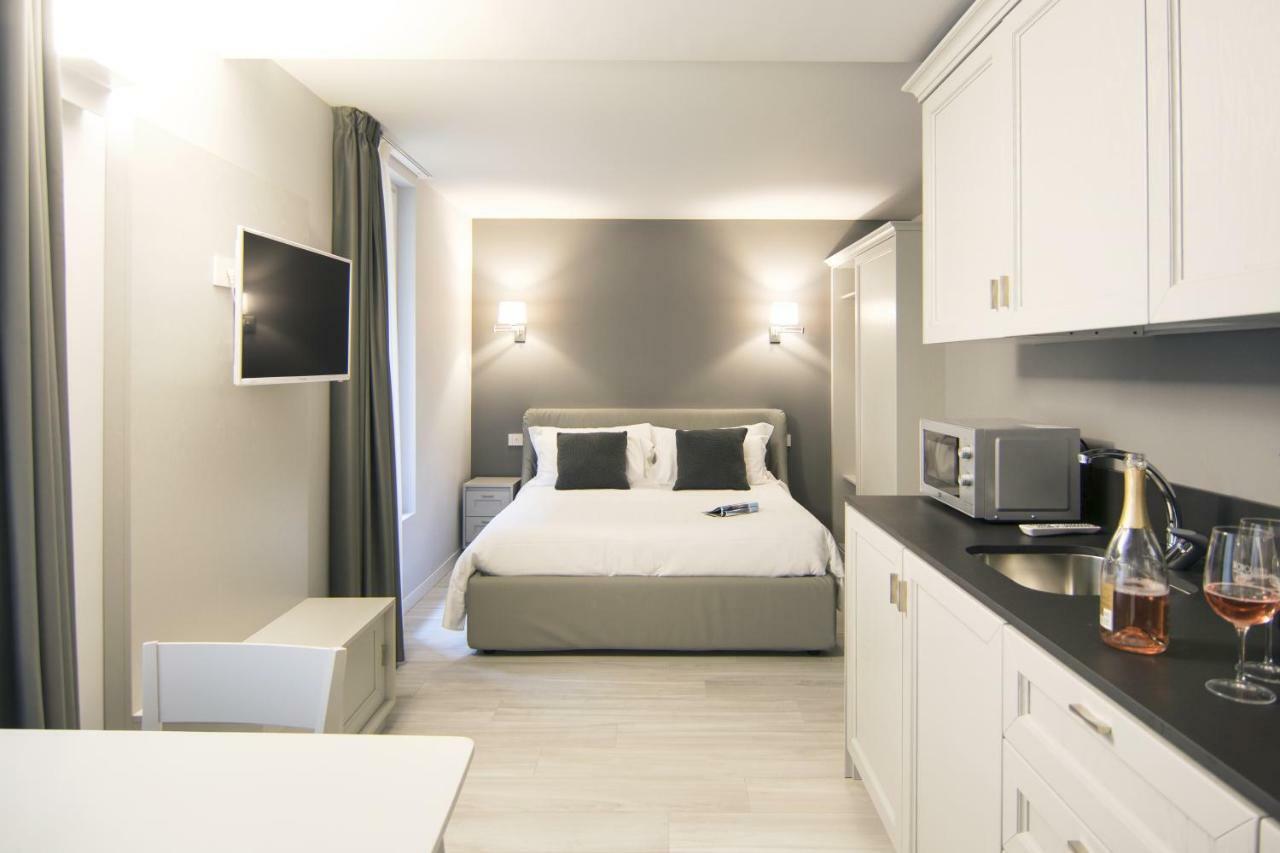 La Quadra Suites - Central Apartments In Iseo With Daily Housekeeping Eksteriør billede