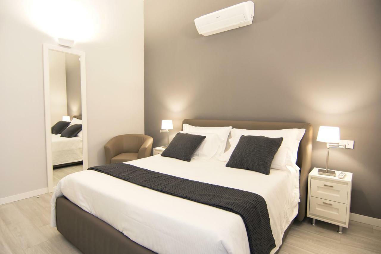 La Quadra Suites - Central Apartments In Iseo With Daily Housekeeping Eksteriør billede